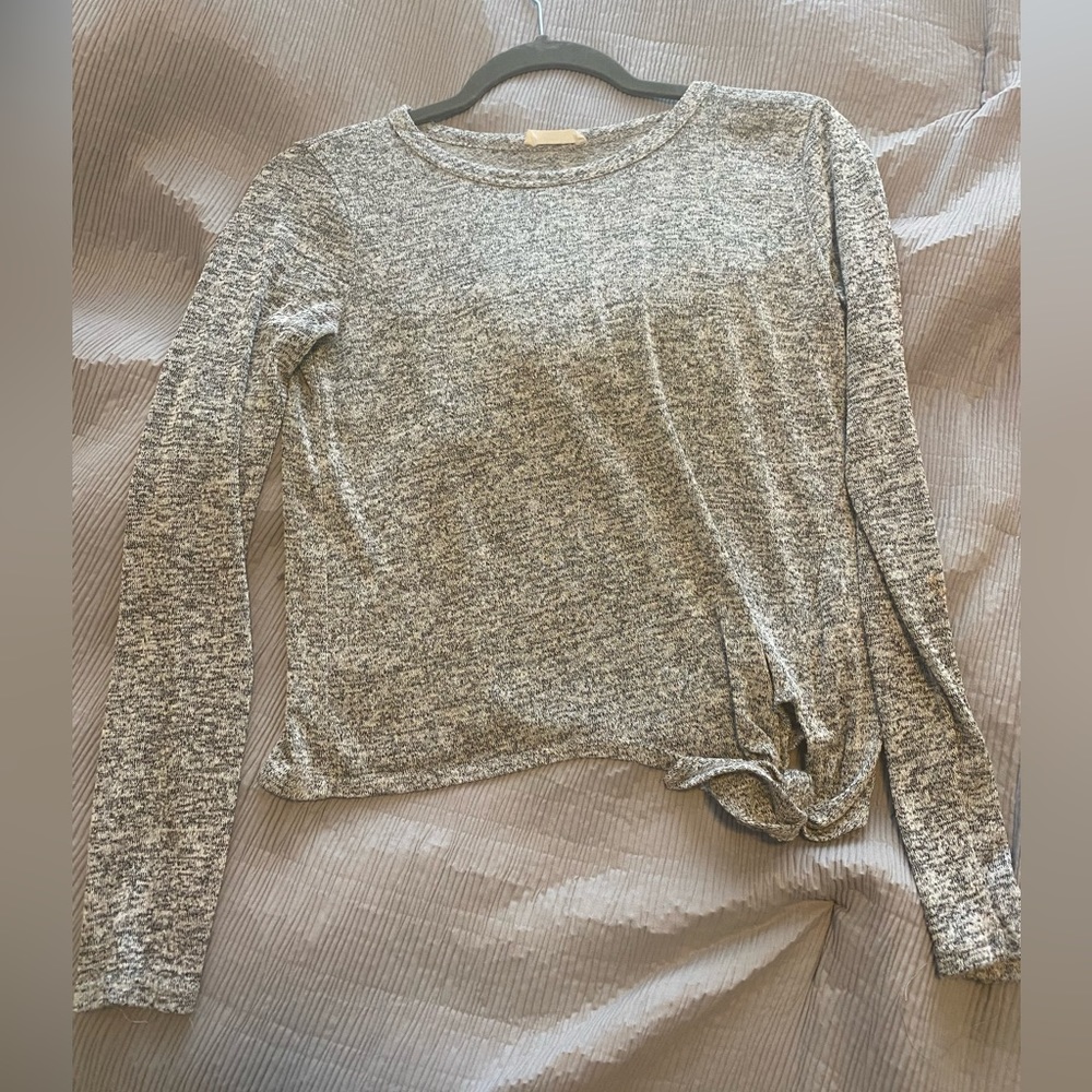 Long sleeve knot tie top